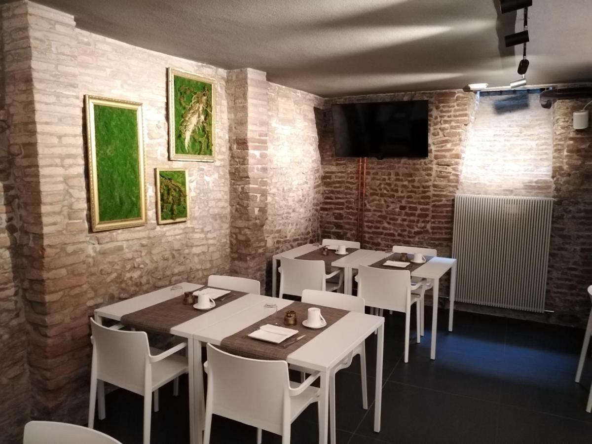Rb Del Teatro&Apartaments Imola Exterior photo